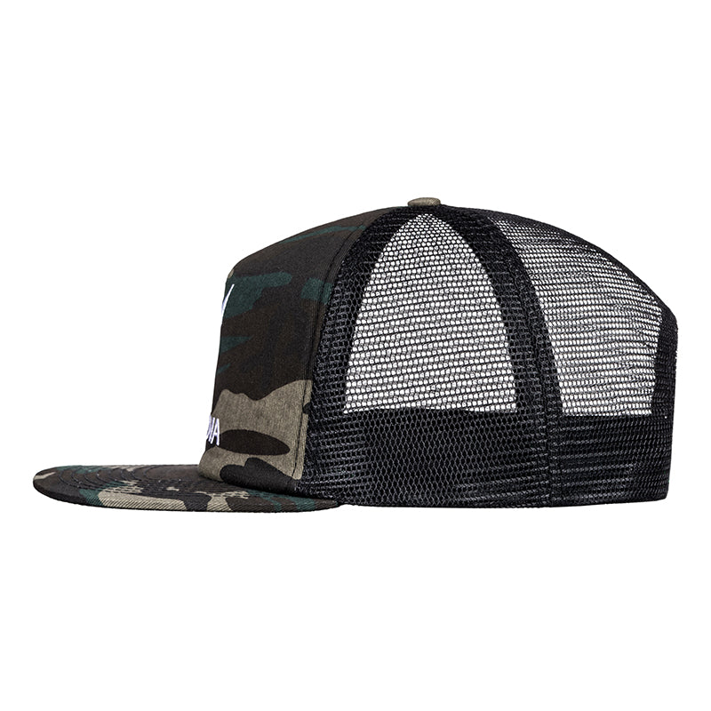 CORPOTRUCKERHATCAMO/WHITELOGO